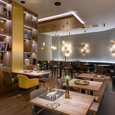 Novotel Zentrum 4* Ρέγκενσμπουργκ