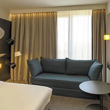 ホテル Novotel Zentrum